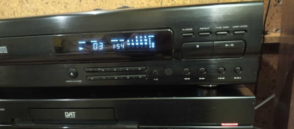 CD програвач KENWOOD DP-3040
