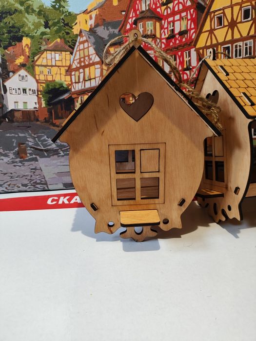 Годівничка для птахів з дерева