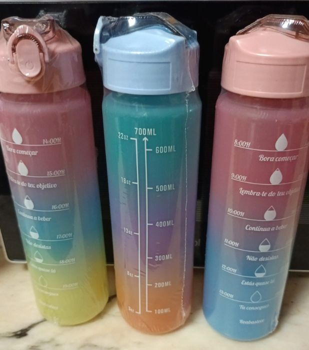 Garrafa desportiva com palhinha