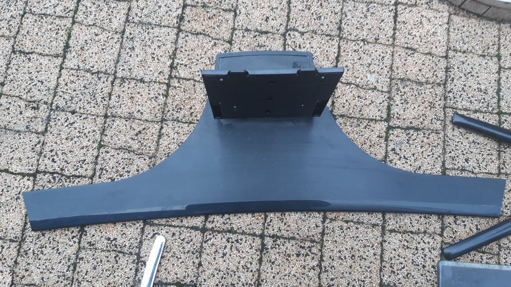 Podstawa, noga, stopa do telewizora