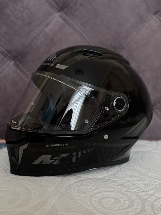 Мотошолом MT STINGER 2 A11 Solid Gloss Black