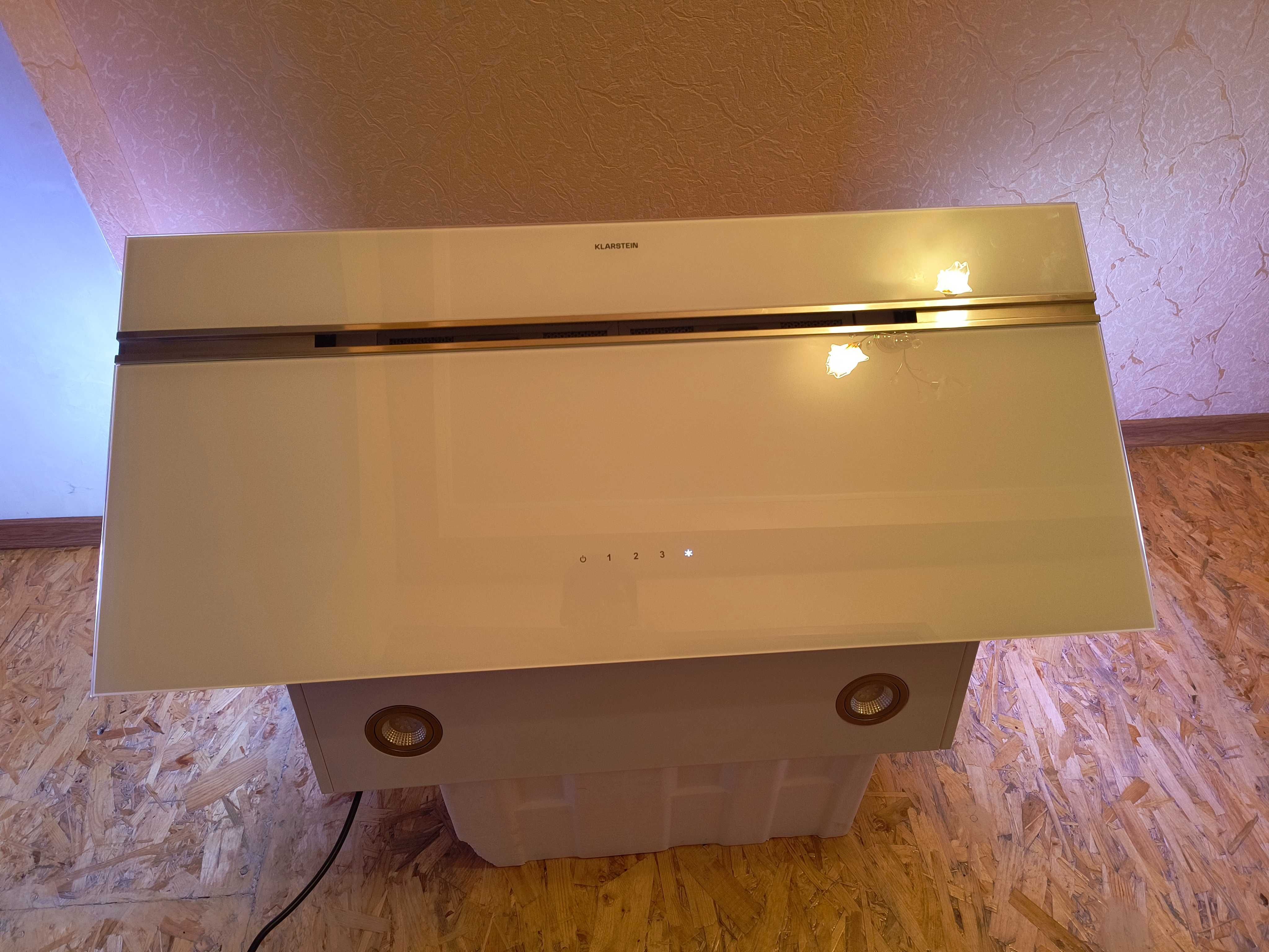Кухонна витяжка Klarstein 60 см, 600 м³/ч, Німеччина