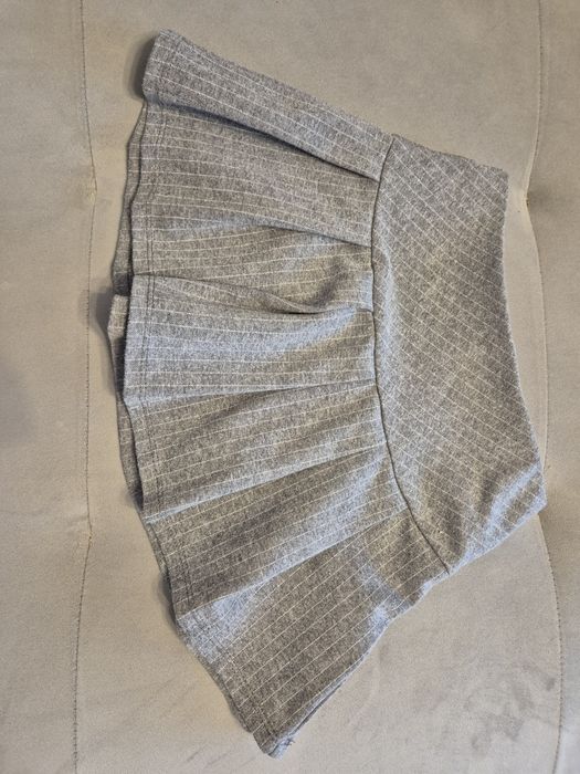 Elegancki komplet dla dziewczynki (marynarka i spódniczka) 116