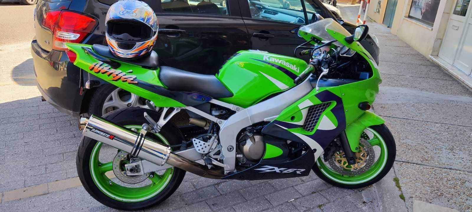 Kawasaki Ninja -Exemplar com tudo em dia (Kawasaki zx6r Ninja)