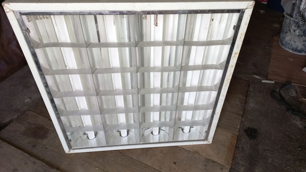 Світильник стелбовий