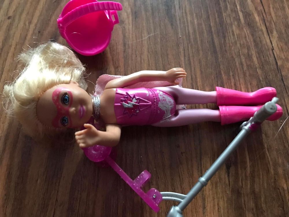 Oryginalne: Kabriolet Barbie + 4 szt. lalki barbie+ akcesoria