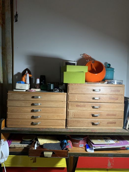 Móveis de gavetas retrosaria vintage