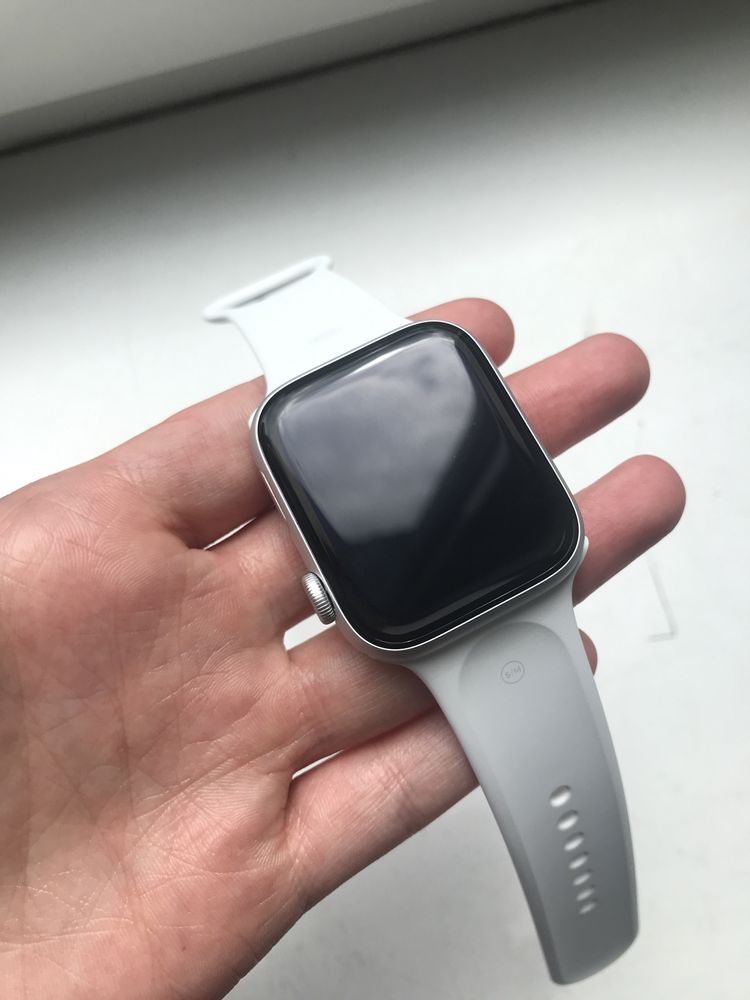 Apple Watch Se Silver Aluminum Case White Sport Band 44ММ | S/M