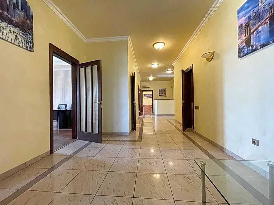 Аренда отличного офиса 180 м2 с мебелью в Центре Киева