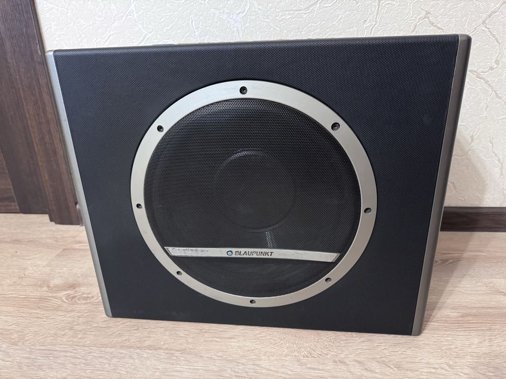 Активний сабвуфер Blaupunkt XLb 300 A  1000Вт
