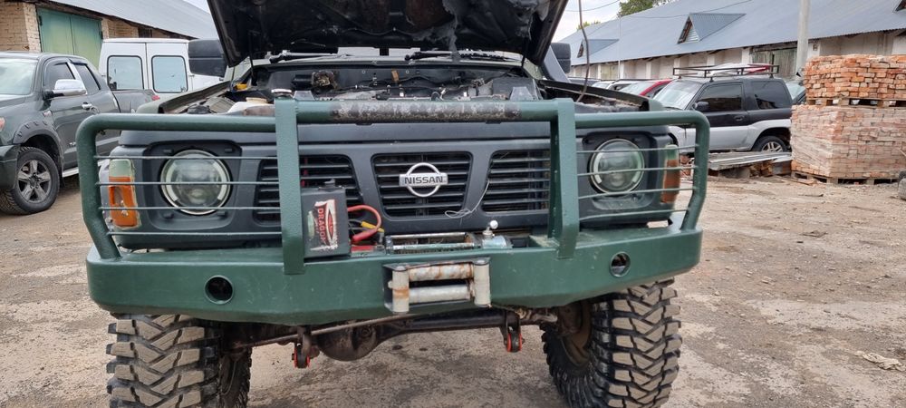 Розборка Nissan Patrol Y60  4.2 бензин