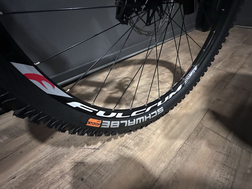 YT Capra CF Pro 29