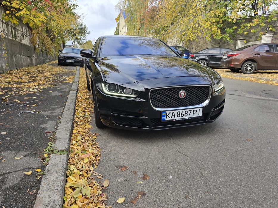 Jaguar xe 2.0 RWD