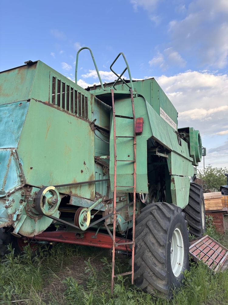 Комбайн Дон 1500Б