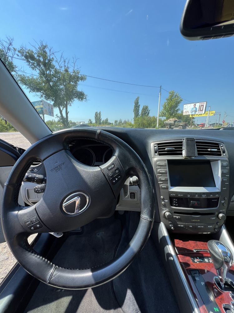 Lexus is 250 2006 awd