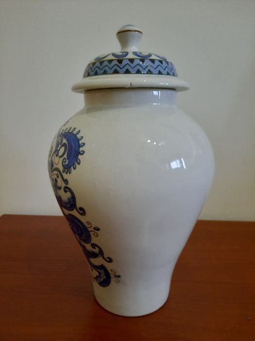 Jarra em procelana de Viana do Castelo