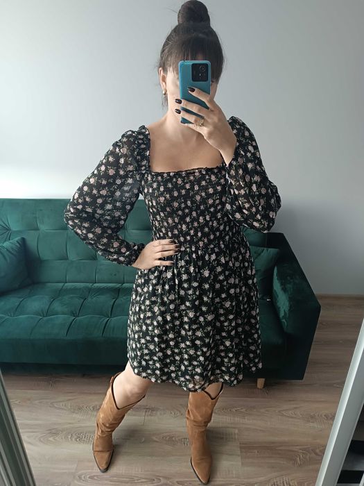 Sukienka kwiaty kwiatki rozkloszowana bufiaste rękawy