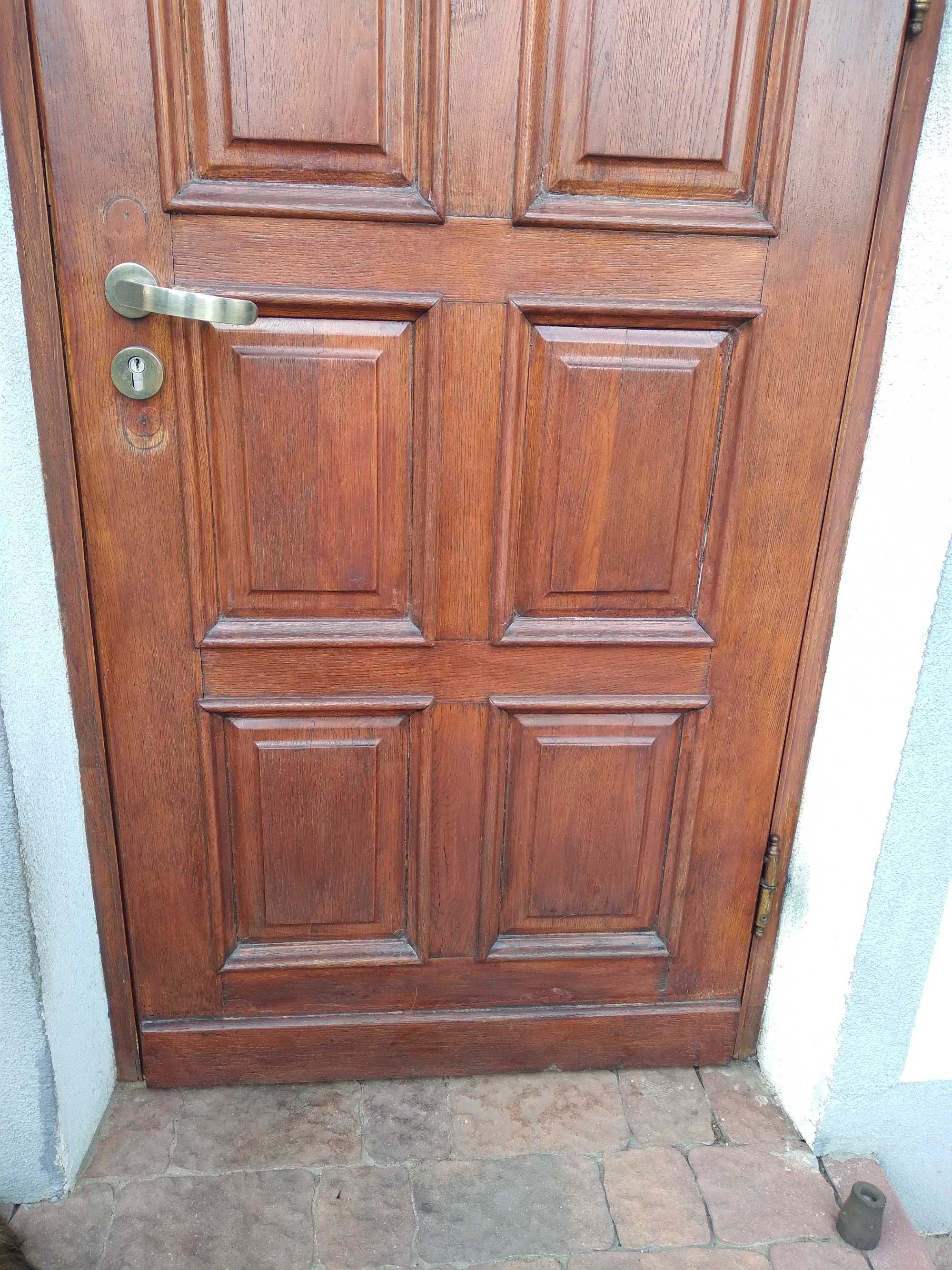 Drzwi zewnętrzne dębowe