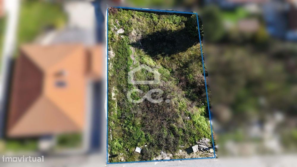 Terreno com 663m2 com projeto na zona de Valpaços