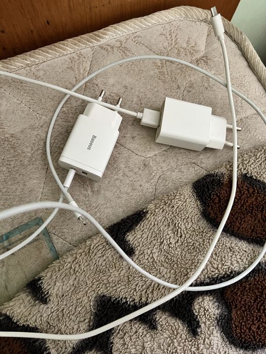 Зарядки до айфона и андроида