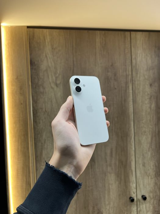 IPhone 16 128gb White Костюшка 5