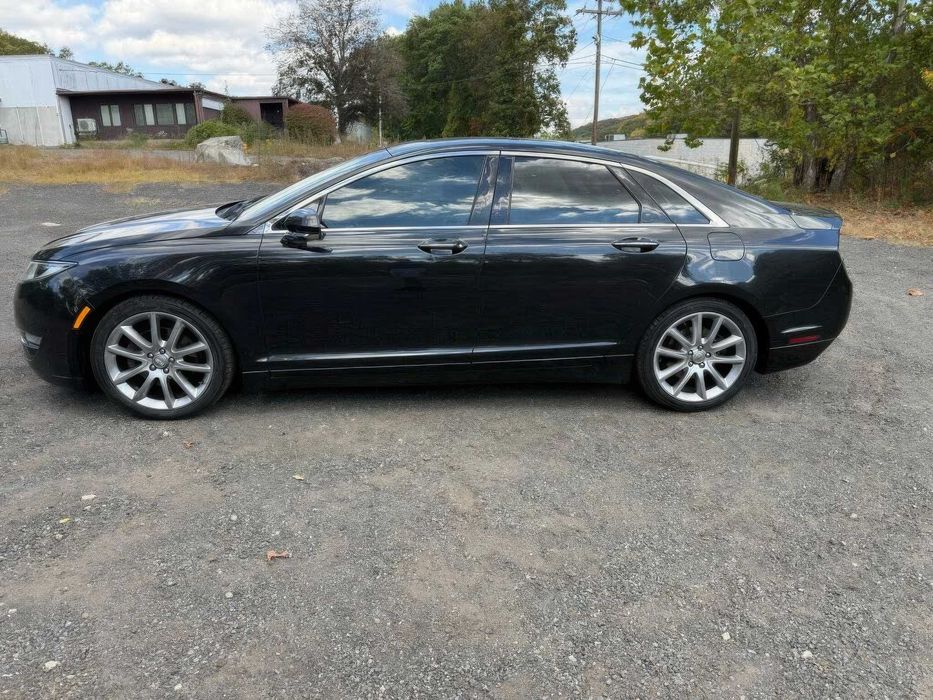 Lincoln MKZ      2015