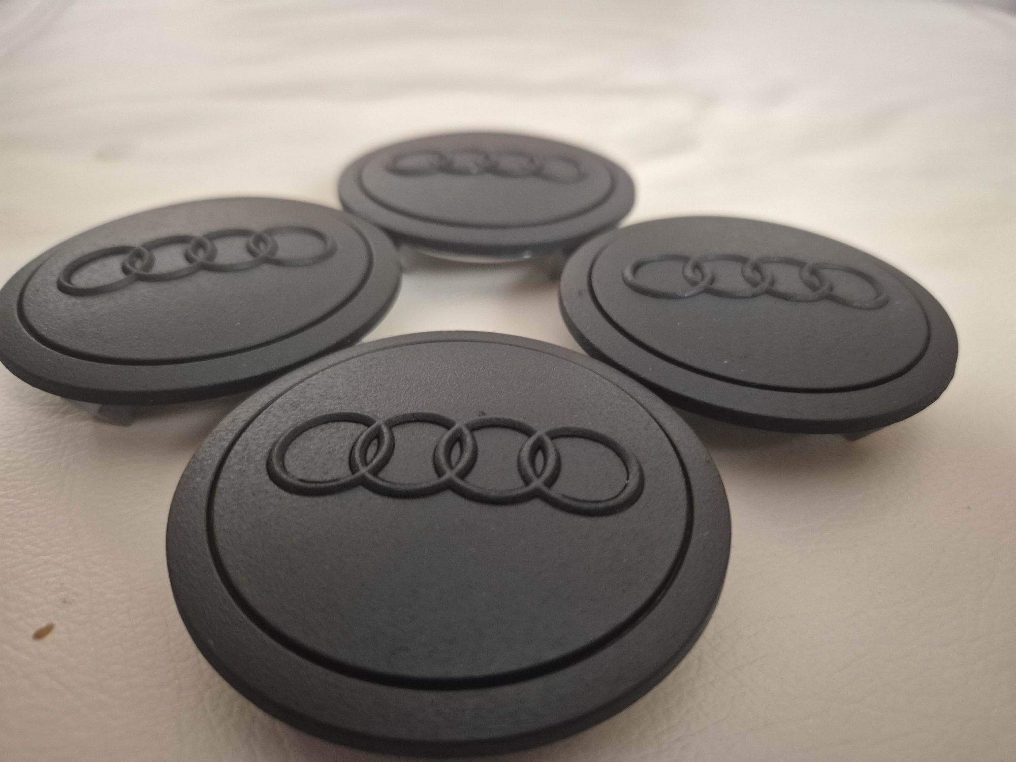 dekielki kołpaki w alu felgi do audi czaeny mat średnica 70/57mm