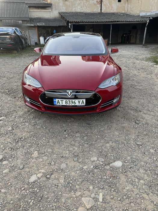 Оренда Tesla  для таксі 450+