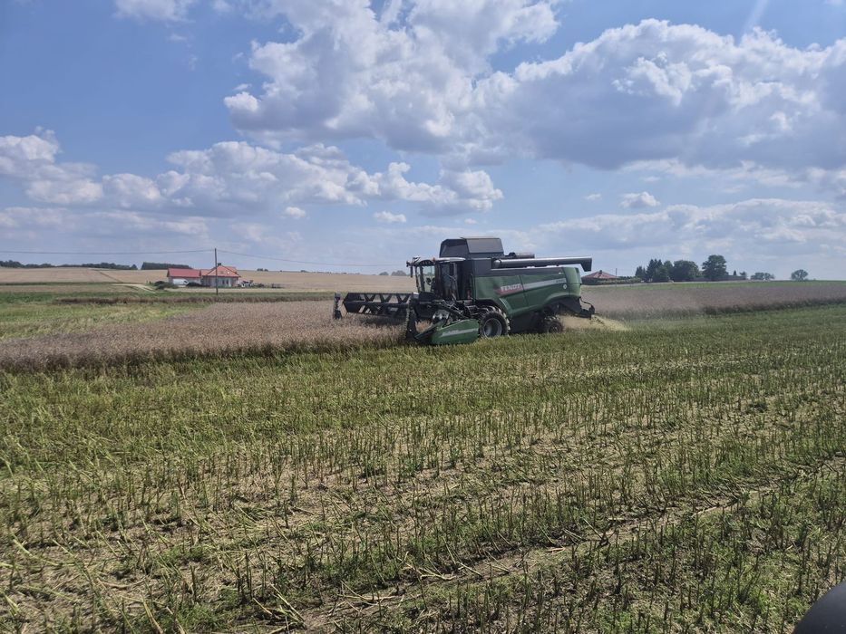 Fendt 6335C  Kombajn zbożowy Fendt 6335C