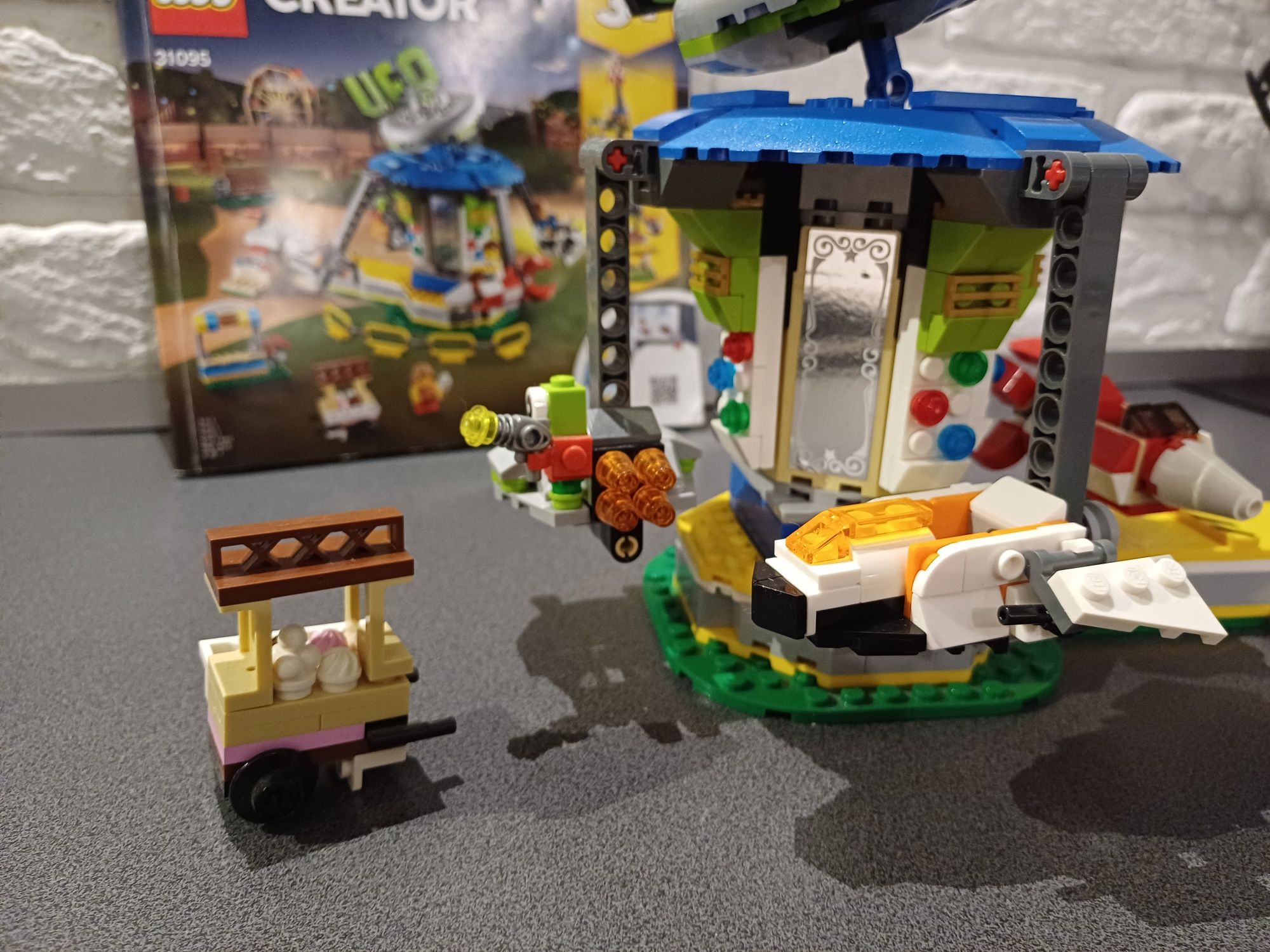 Lego creator 31095 karuzela w wesołym miasteczku