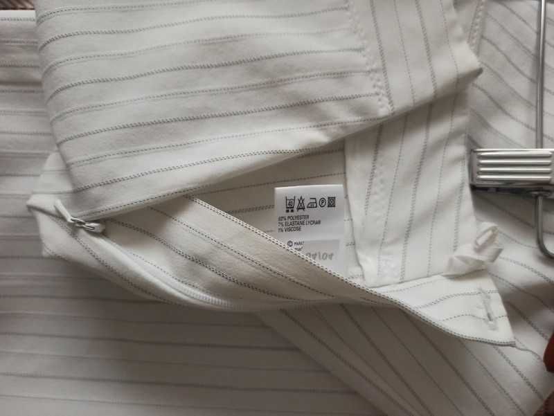 Marks & Spencer spodnie prążkowane białe rozszerzane 40