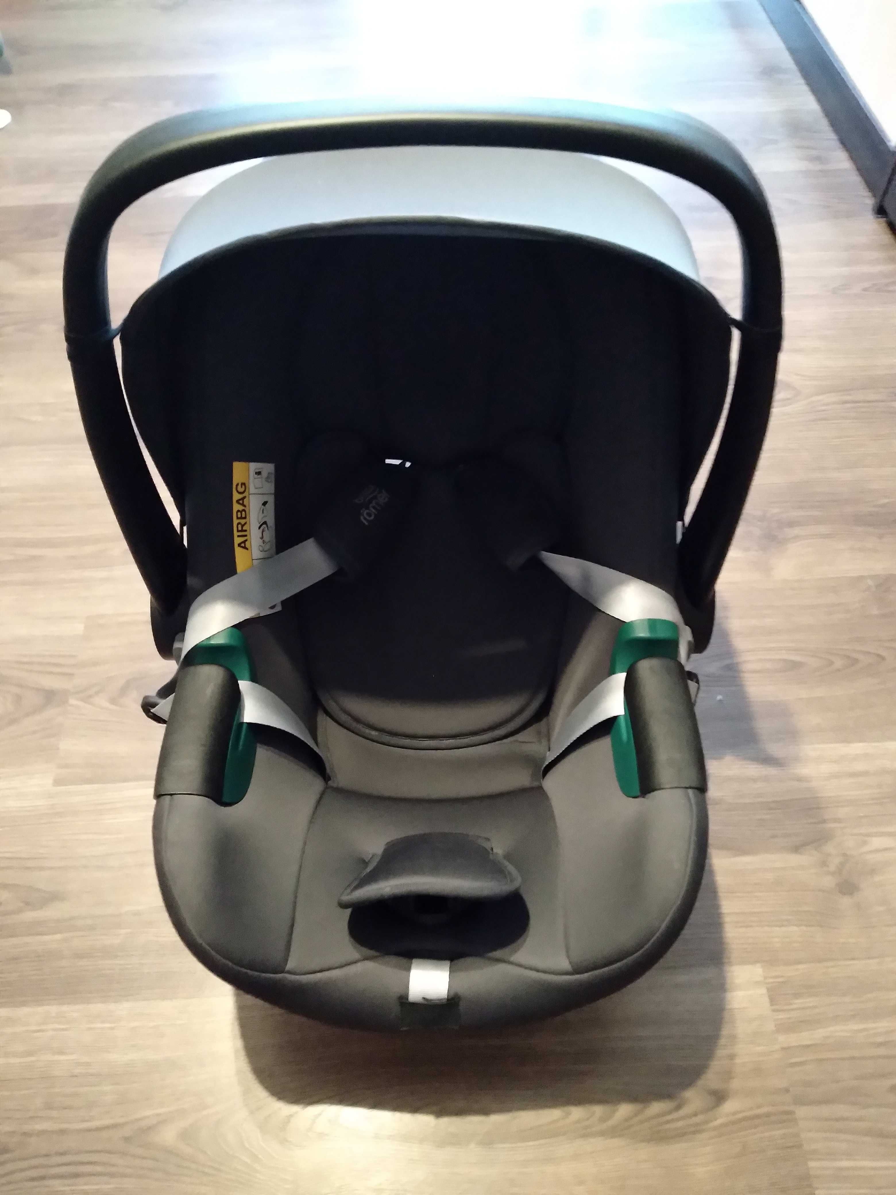 Fotelik Britax Romer Baby Safe 3 i-size plus baza isofix