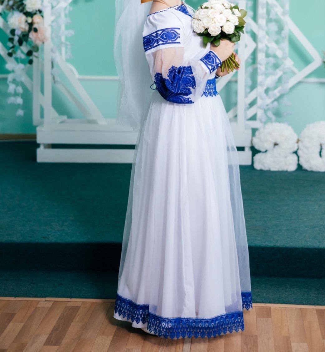 Продам вишиту сукню
