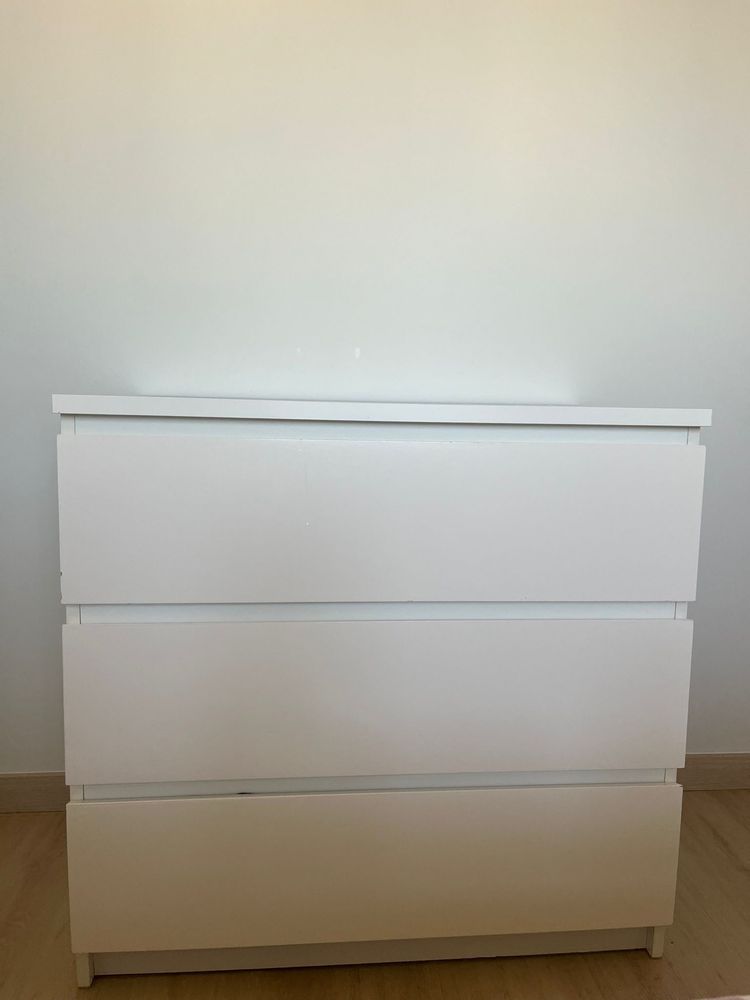 Cómoda com 3 gavetas