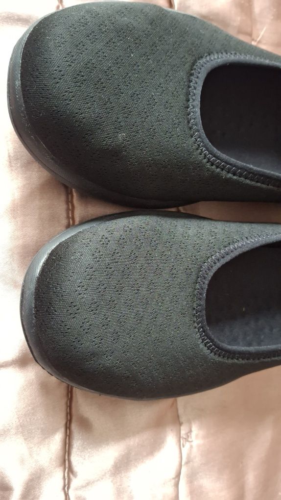 Сліпони  Sketchers