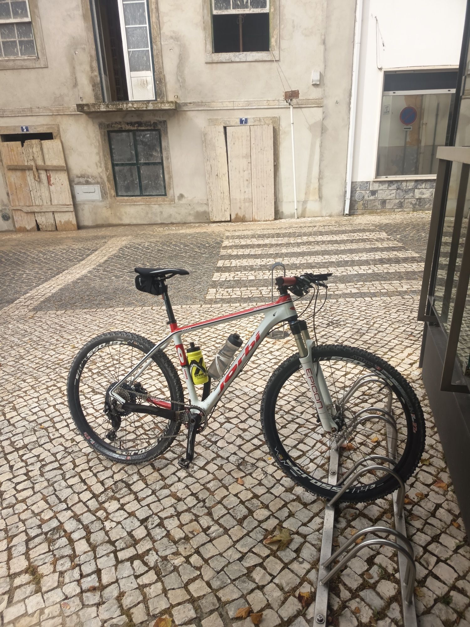 Bicicleta Jorbi carbono