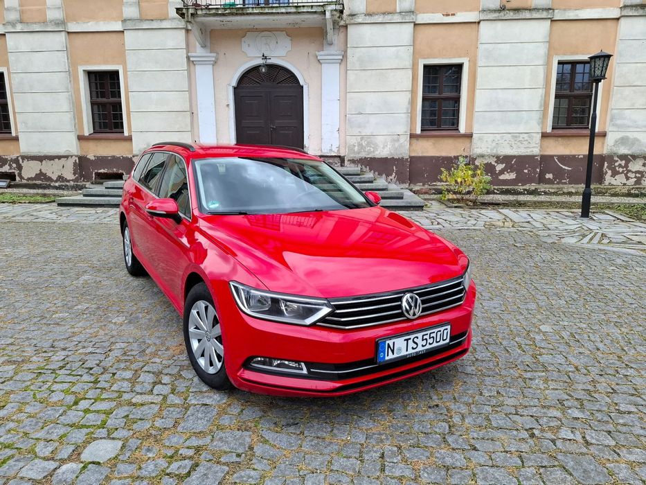 Volkswagen Passat MEGA zadbany BEZWYPADKOWY -= MASAŻE NAVI RADAR=- doinwestowany!