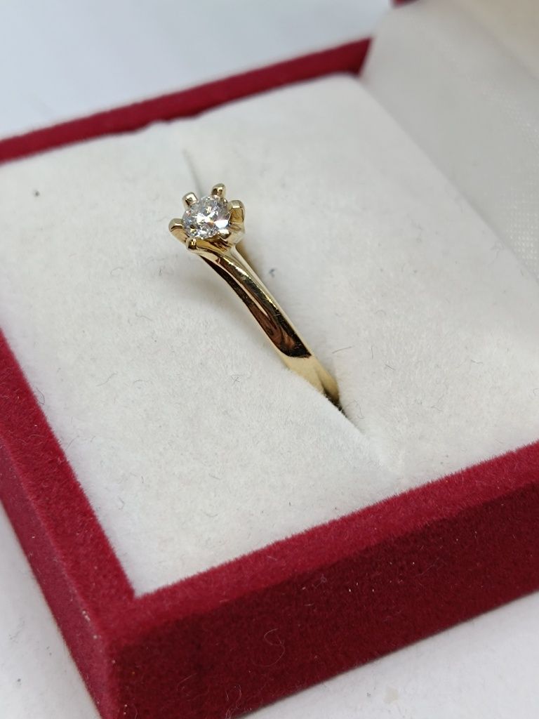 Złoty pierścionek z brylantem złoto 585 rozmiar 13