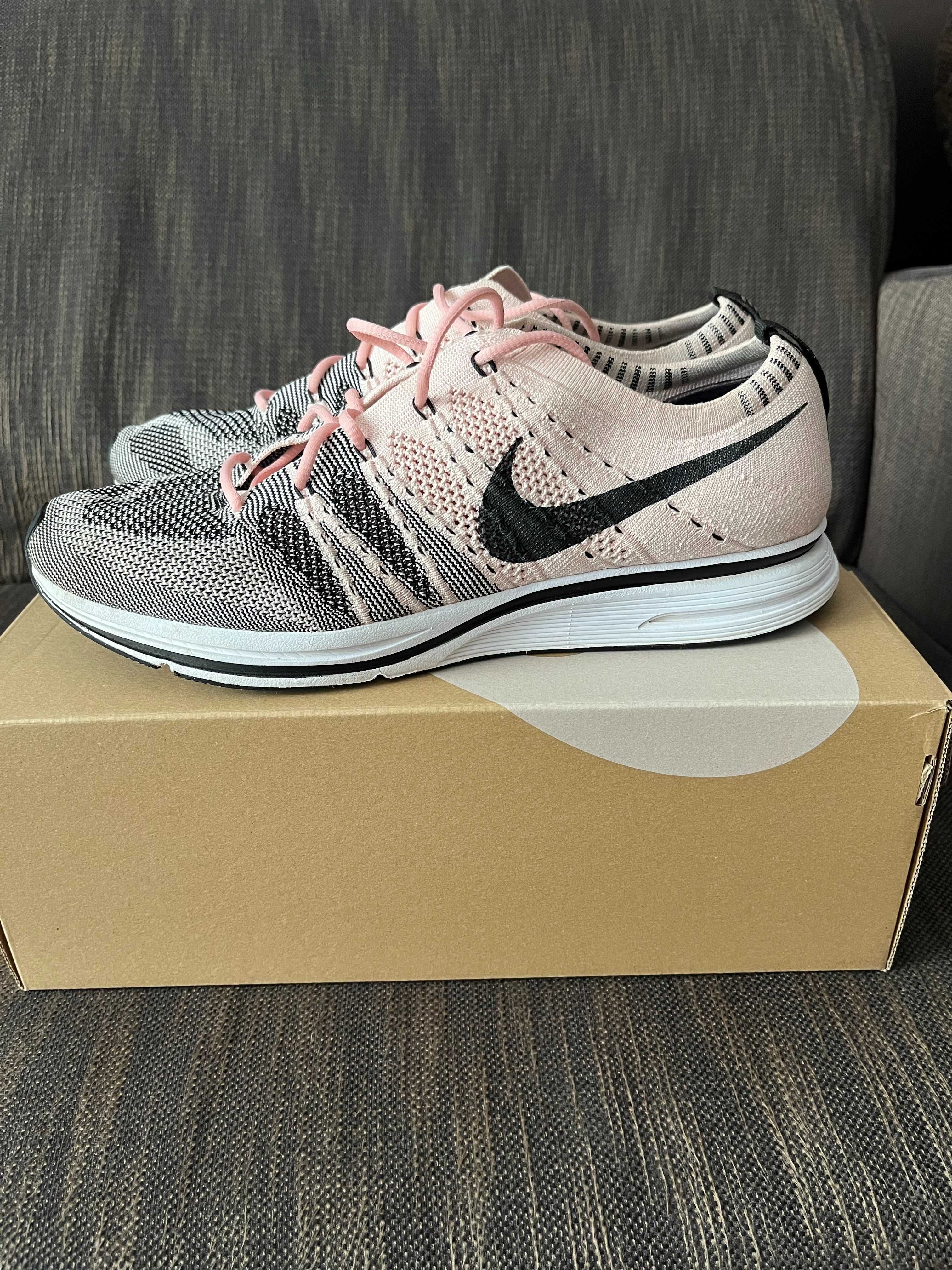 Nike Flyknit Trainer Sunset Tint r.44.5