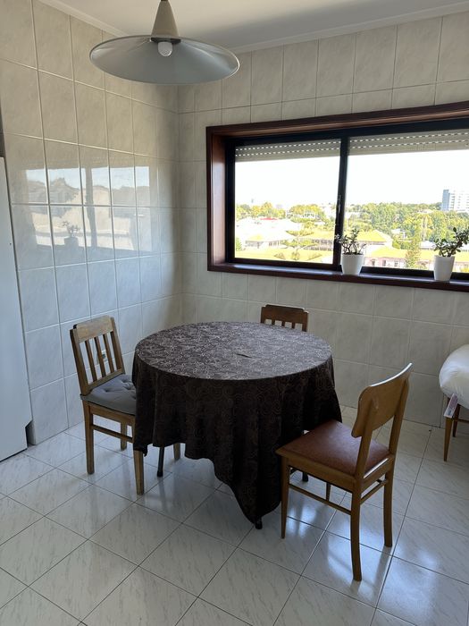 Alugo quarto no porto, perto da rotunda da boavista