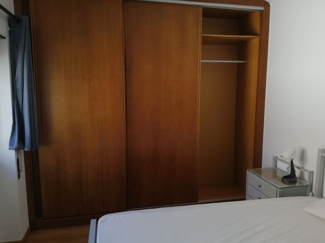 Quarto com WC privativo, para rapariga estudante