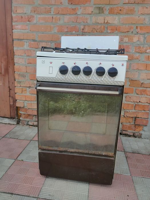 Газова плита на 4 конфорки