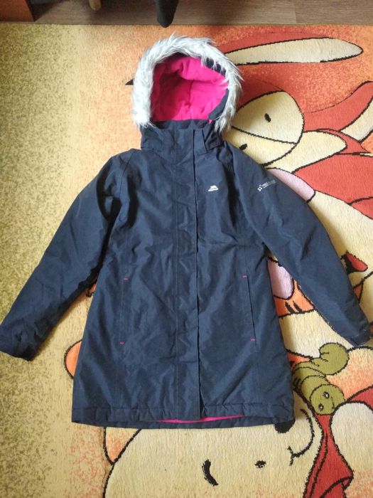 Пальто зимове на 9-10 років