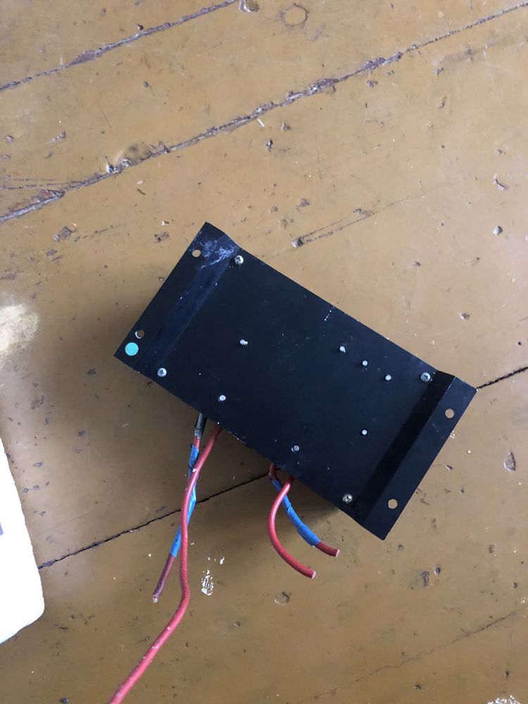 Контролер заряда сонячних  панелей , резистор