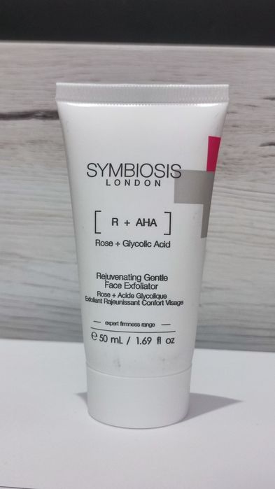 Symbiosis odmładzający delikatny peeling do twarzy