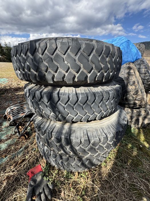 Kola DEFENDER cale Kompletne z OPONAMI