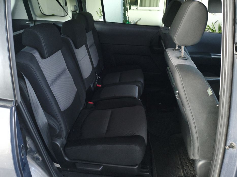 Mazda 5 de 2007 em muito bom estado