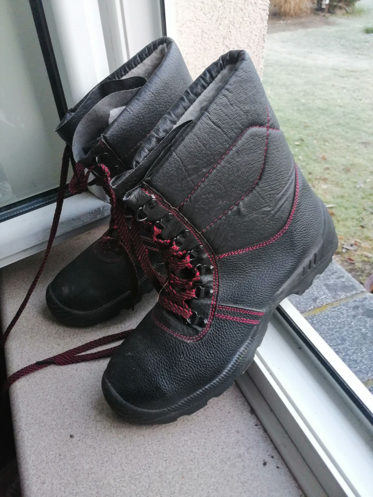 Buty wzmocnione ciepłe