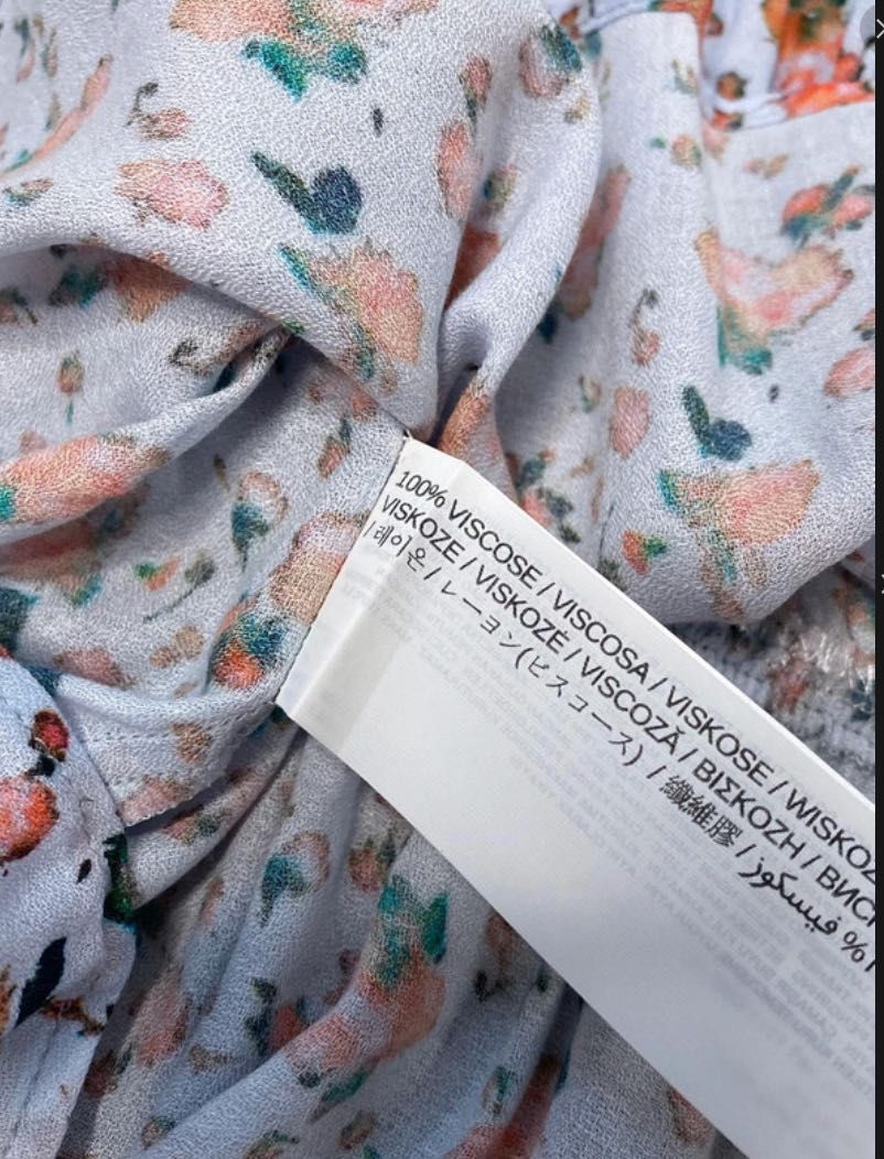 Mango - Błękitna lekka bluzka - rozm XS - z wiskozy w kwiaty na gumce