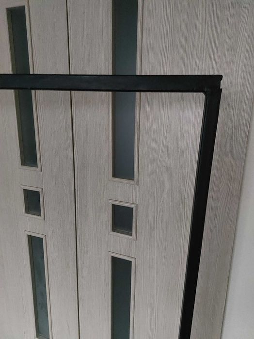 Стійка вішак для одягу